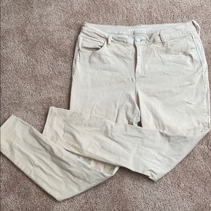 Old Navy khaki pants Rockstar Midrise size 14